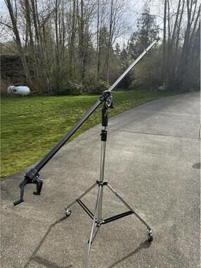 Manfrotto Black Heavy Duty 3071 Rolling Stand W/ Mandroto 025b Boom 45.5”- 79.5”